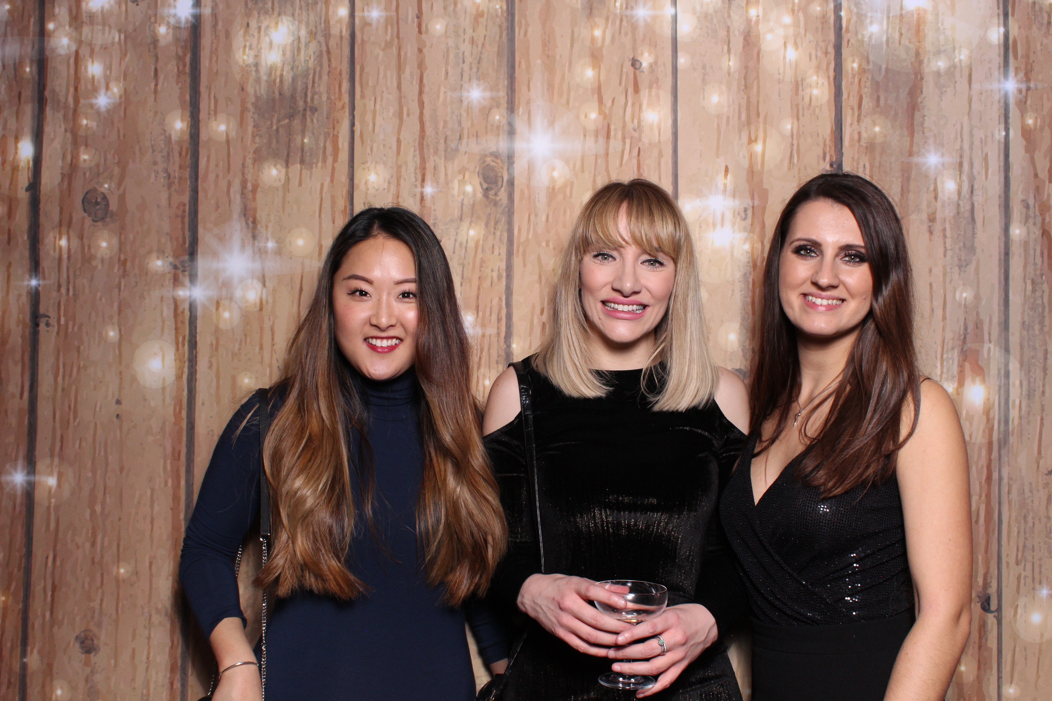 Tes Christmas party  | View more photos from the event at gallery.magicimages.uk/u/MagicImages/Tes-Christmas-party
